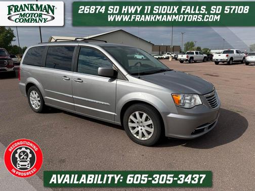 Billet Silver Metallic Clearcoat 2016 Chrysler Town & Country Touring