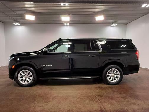 Black 2024 Chevrolet Suburban Premier