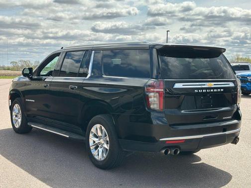 Black 2024 Chevrolet Suburban Premier