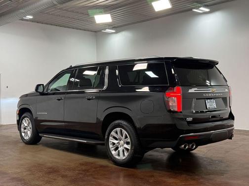 Black 2024 Chevrolet Suburban Premier