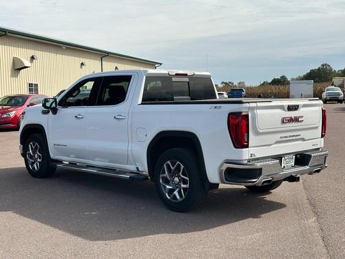 Summit White 2023 GMC Sierra 1500 SLT