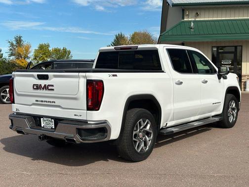 Summit White 2023 GMC Sierra 1500 SLT