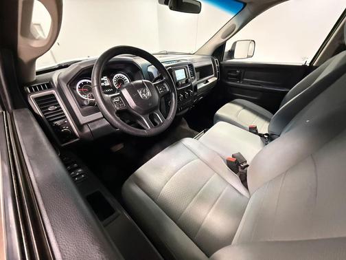 2017 RAM 2500 Tradesman Crew Cab 4x4 6'4' Box