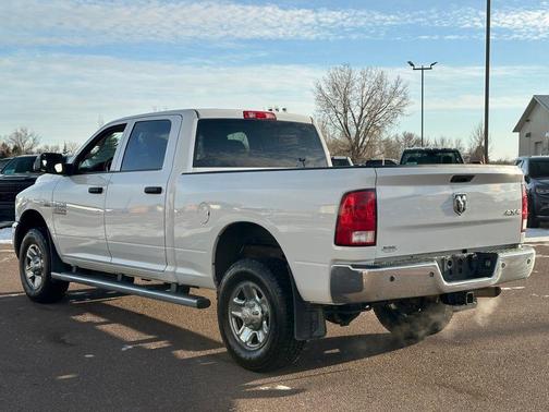 2017 RAM 2500 Tradesman Crew Cab 4x4 6'4' Box