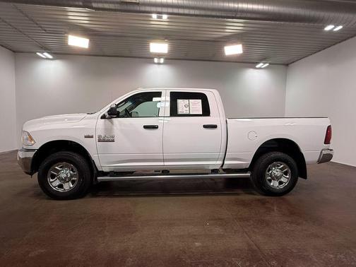 2017 RAM 2500 Tradesman Crew Cab 4x4 6'4' Box
