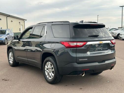 Graphite Metallic 2019 Chevrolet Traverse LT Cloth