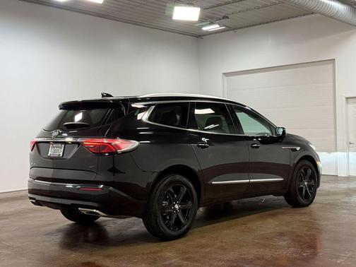 2023 Buick Enclave Essence AWD