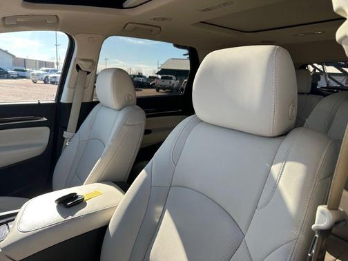 2023 Buick Enclave Essence AWD