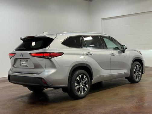 2020 Toyota Highlander Hybrid XLE