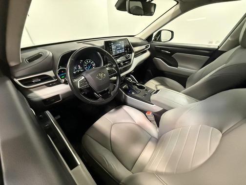 2020 Toyota Highlander Hybrid XLE