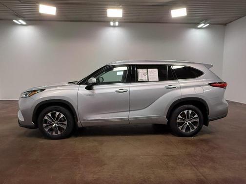 2020 Toyota Highlander Hybrid XLE