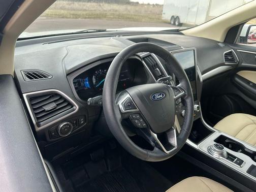 Star White Metallic Tri-Coat 2024 Ford Edge SEL