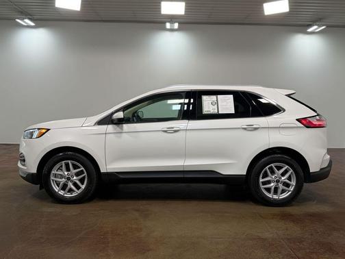 Star White Metallic Tri-Coat 2024 Ford Edge SEL