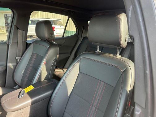 Summit White 2022 Chevrolet Equinox AWD RS