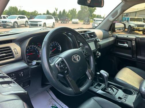 Midnight Black Metallic 2019 Toyota 4Runner TRD Pro