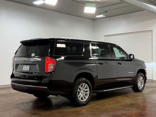 2024 Chevrolet Suburban LT