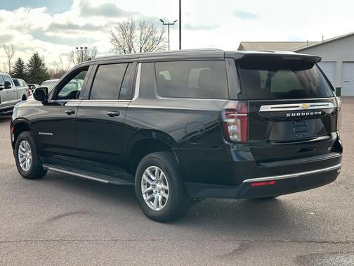 2024 Chevrolet Suburban LT
