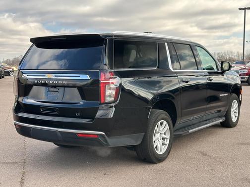 2024 Chevrolet Suburban LT