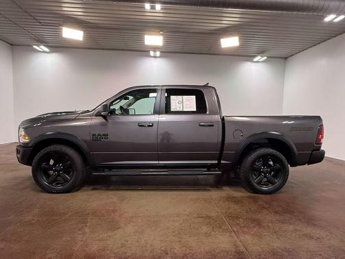 Granite Crystal Metallic Clearcoat 2019 RAM 1500 SLT