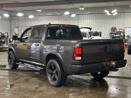 2019 RAM 1500 SLT