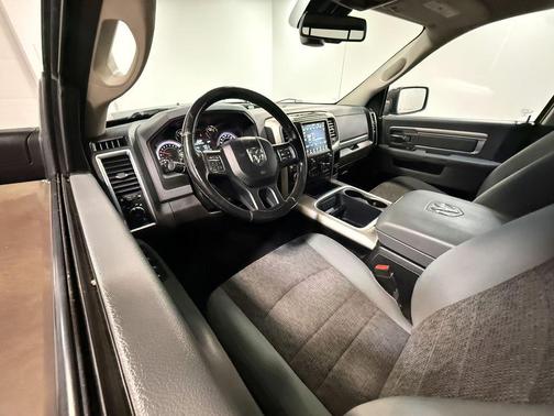 Granite Crystal Metallic Clearcoat 2019 RAM 1500 SLT