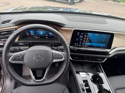 2024 Volkswagen Atlas 2.0T SE w/Technology 4MOTION