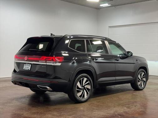 2024 Volkswagen Atlas 2.0T SE w/Technology 4MOTION