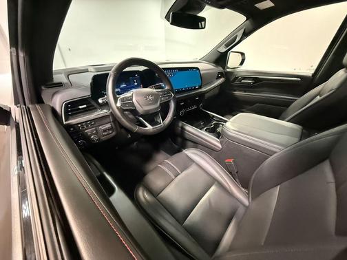 2025 Chevrolet Suburban RST