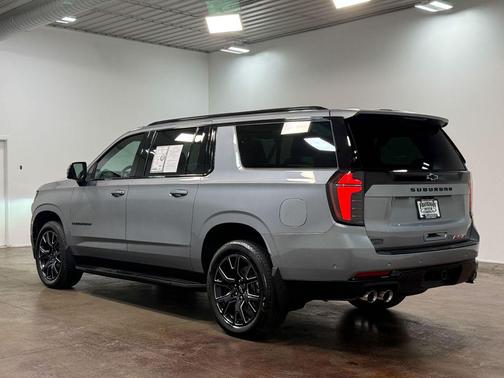 2025 Chevrolet Suburban RST