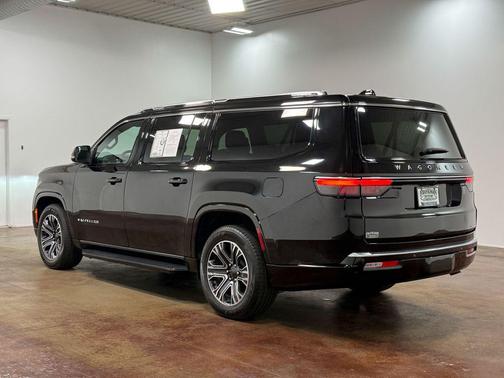 Diamond Black Crystal Pearlcoat 2024 Jeep Wagoneer L Series II 4x4
