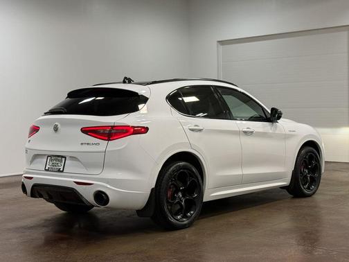 2022 Alfa Romeo Stelvio Ti