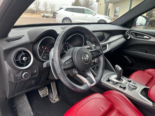 2022 Alfa Romeo Stelvio Ti