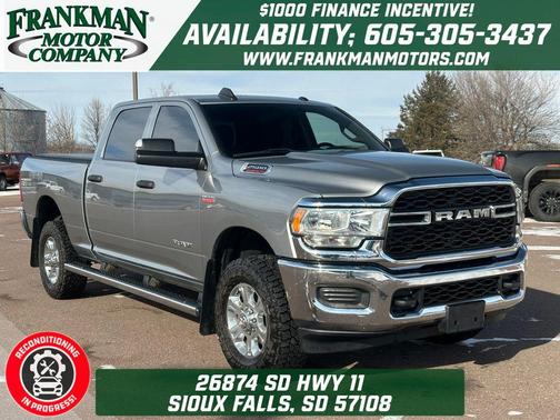 2019 RAM 2500 Tradesman Crew Cab 4x4 6'4' Box