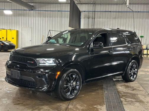 DB Black Crystal Clearcoat 2025 Dodge Durango GT AWD