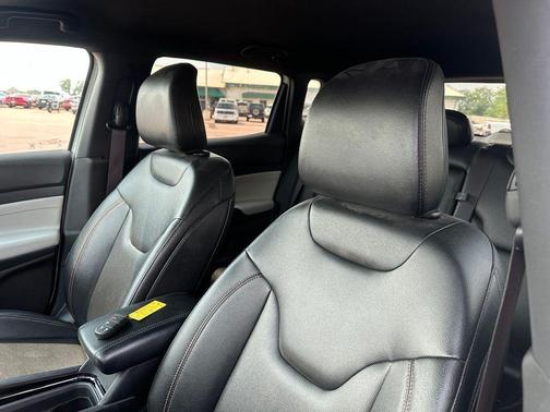 Bright White Clearcoat 2024 Jeep Compass Limited