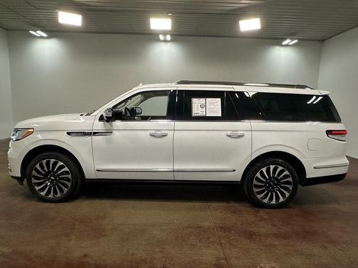 2023 Lincoln Navigator Black Label