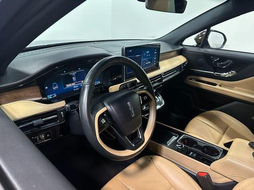 Infinite Black Metallic Clearcoat 2023 Lincoln Corsair Reserve