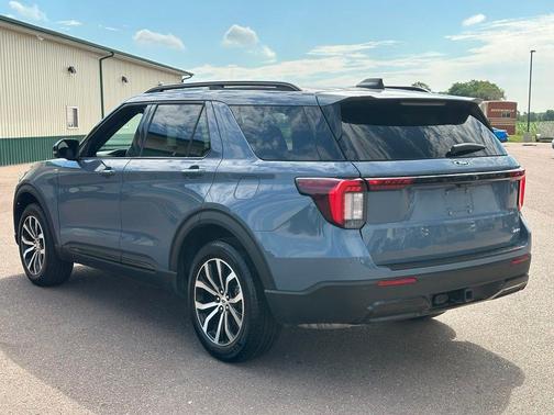 Df 2025 Ford Explorer ST-Line