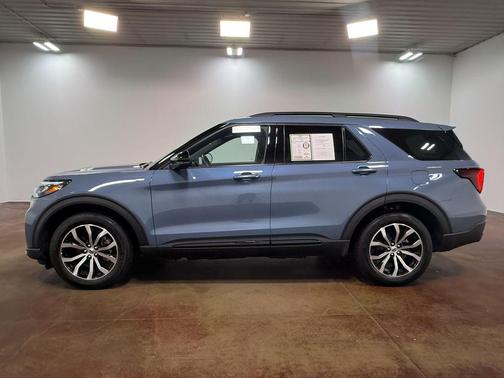Vapor Blue Metallic 2025 Ford Explorer ST-Line