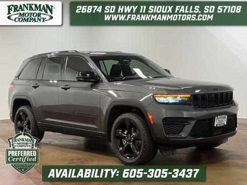 Baltic Gray Metallic Clearcoat 2022 Jeep Grand Cherokee Altitude