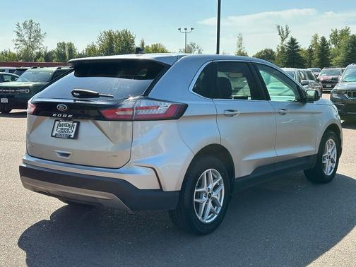 Rapid Red Metallic Tinted Clearcoat 2024 Ford Edge SEL