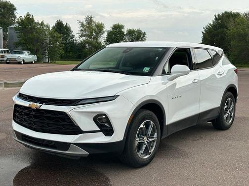 Summit White 2025 Chevrolet Blazer 2LT