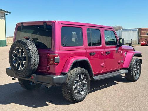 Limited Edition Tuscadero Pearlcoat 2024 Jeep Wrangler 4-Door Sahara