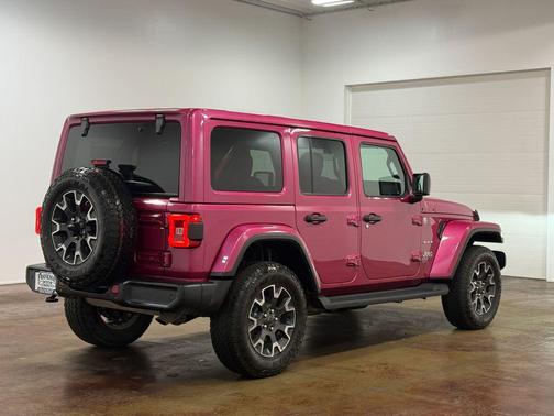 Limited Edition Tuscadero Pearlcoat 2024 Jeep Wrangler 4-Door Sahara