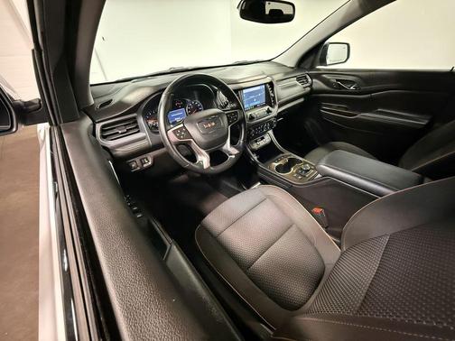 2023 GMC Acadia AWD AT4