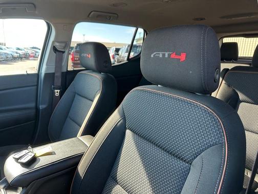 2023 GMC Acadia AWD AT4