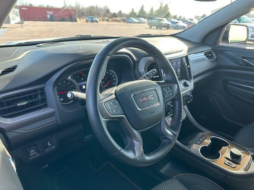 2023 GMC Acadia AWD AT4