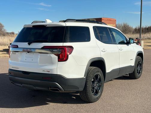 2023 GMC Acadia AWD AT4