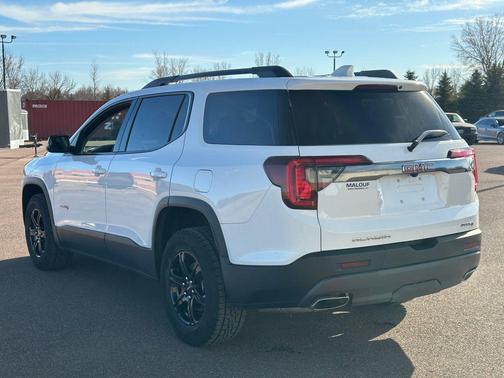 2023 GMC Acadia AWD AT4