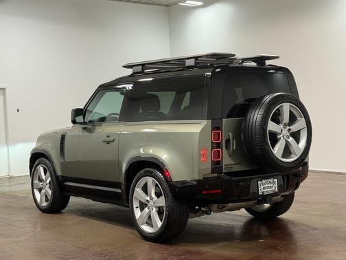 2024 Land Rover Defender 90 P400 X-Dynamic SE